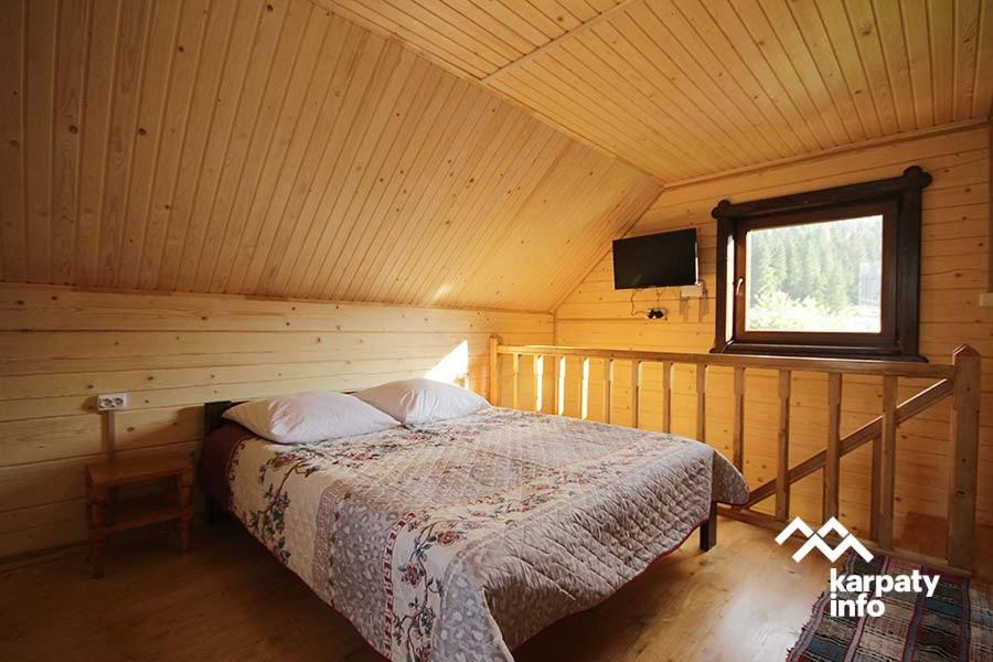Appartamento Орхідея Luxe 1 Synevyrsʼka Polyana Esterno foto